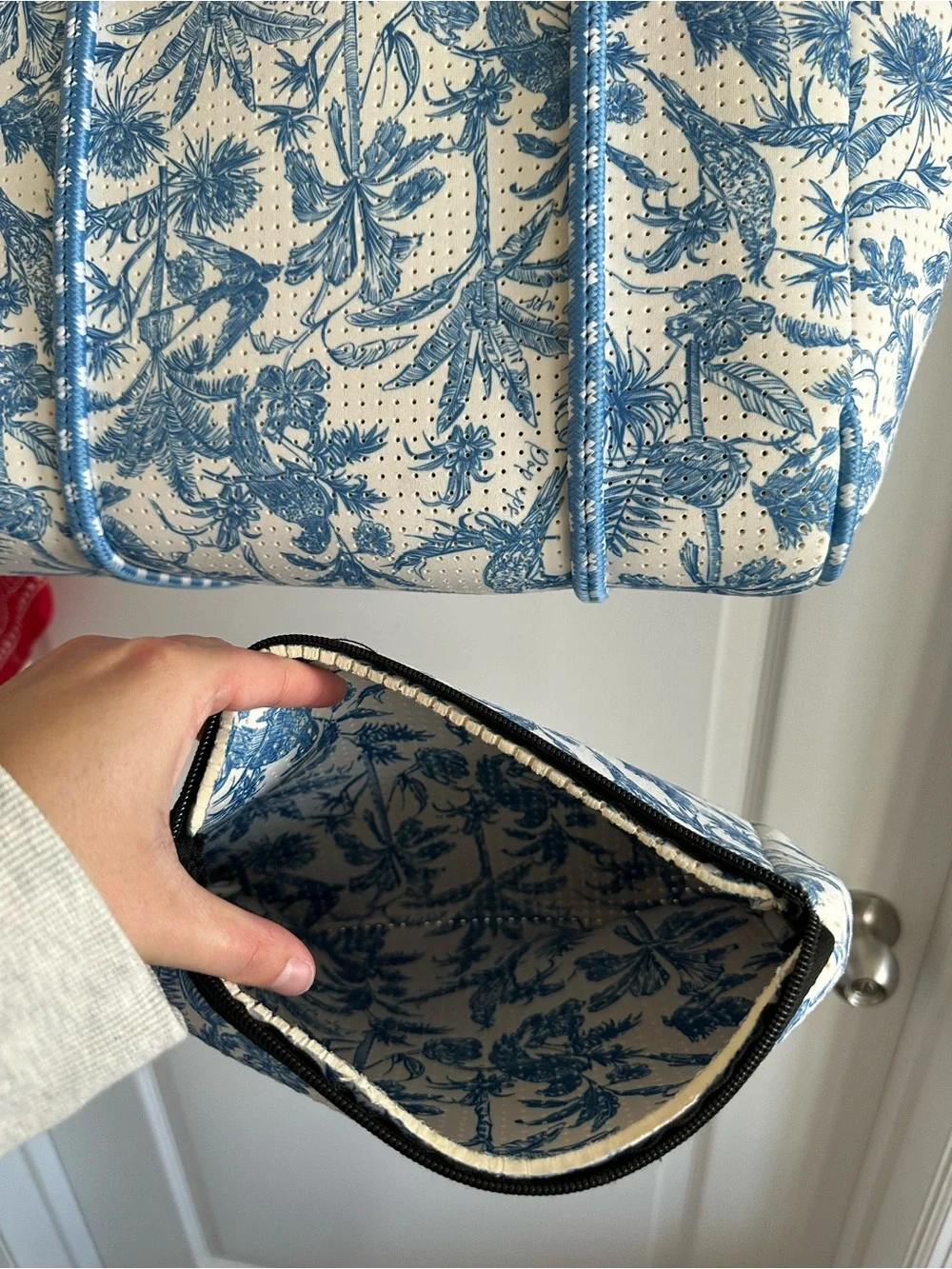 Blue Floral Print Everyday PopUps Tote with 2 pouches